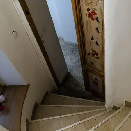 Downtown Studio Apartment *