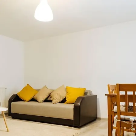 Downtown Studio Apartment *